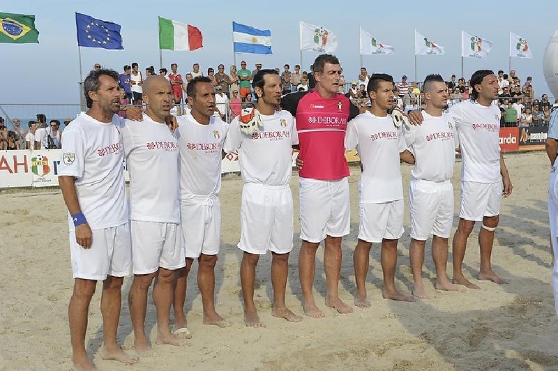 Beach soccer: l’Italia trionfa sull’Argentina, decidono Di ...