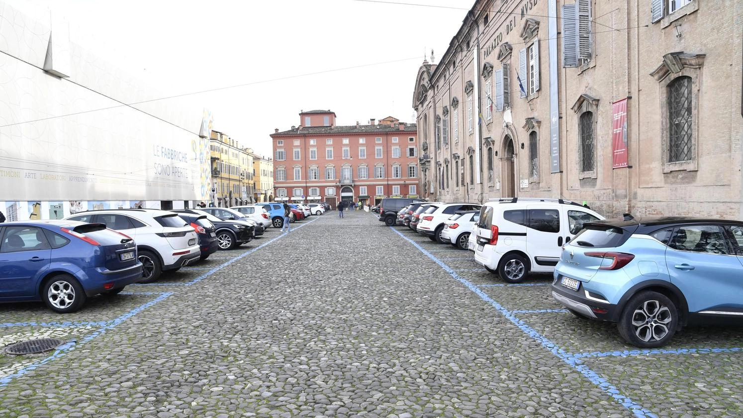 Largo Sant’Agostino: "Bene la zona pedonale ma per i parcheggi serve un’alternativa"
