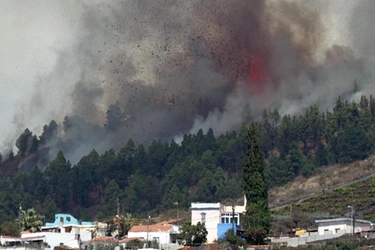 Canarie, eruzione vulcano a La Palma oggi: 1700 evacuati