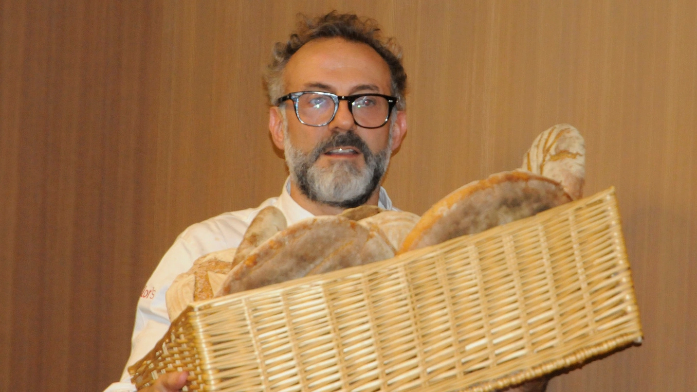 Lo chef Massimo Bottura, titolare del ristorante Osteria Francescana