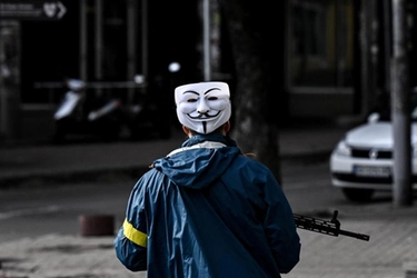 Ucraina, Anonymous attacca sito di controllo del gas russo
