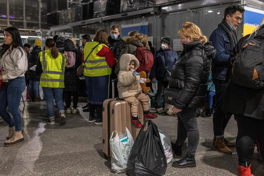 Profughi ucraini scappano dalla guerra