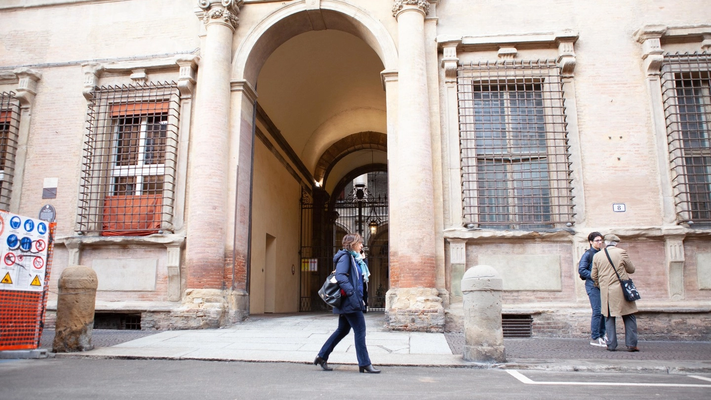 La facciata di Palazzo Bentivoglio (FotoSchicchi)