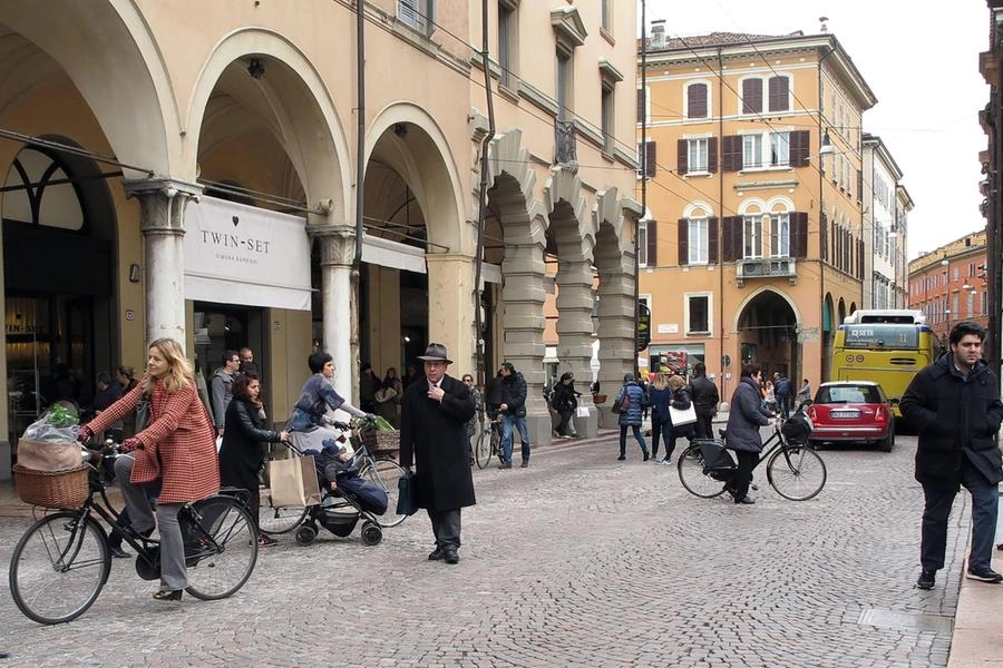 A Modena sconti a chi fa shopping in bici: approvata la proposta