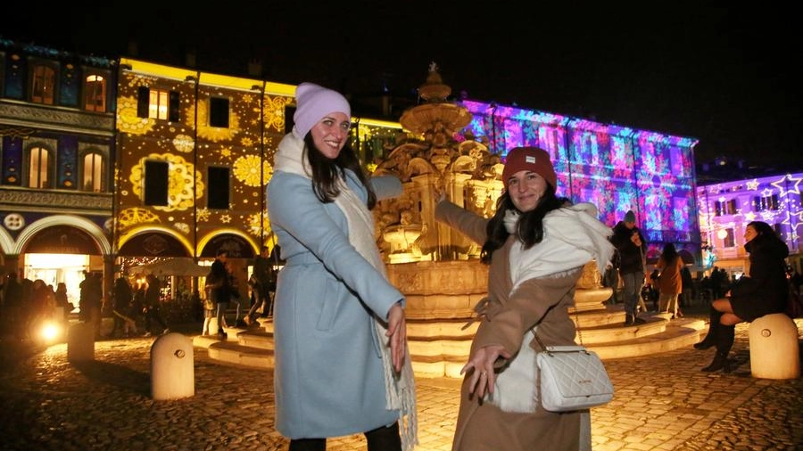 Cesena, la città si rifà il look per Natale: luminarie e videomapping