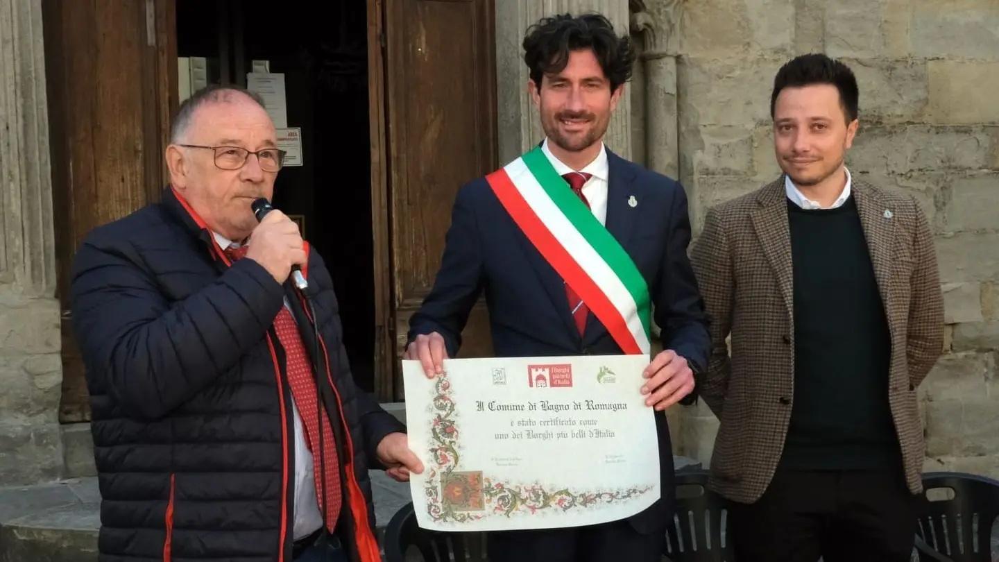 La cerimonia dell'ingresso ufficiale di Bagno di Romagna tra 'I Borghi più belli d'Italia'