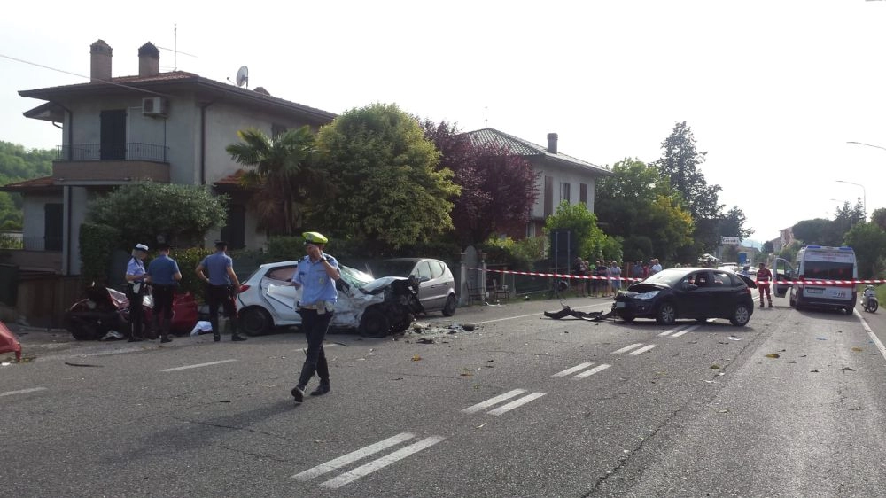 Tre le auto coinvolte nel terribile incidente sull'Adriatica