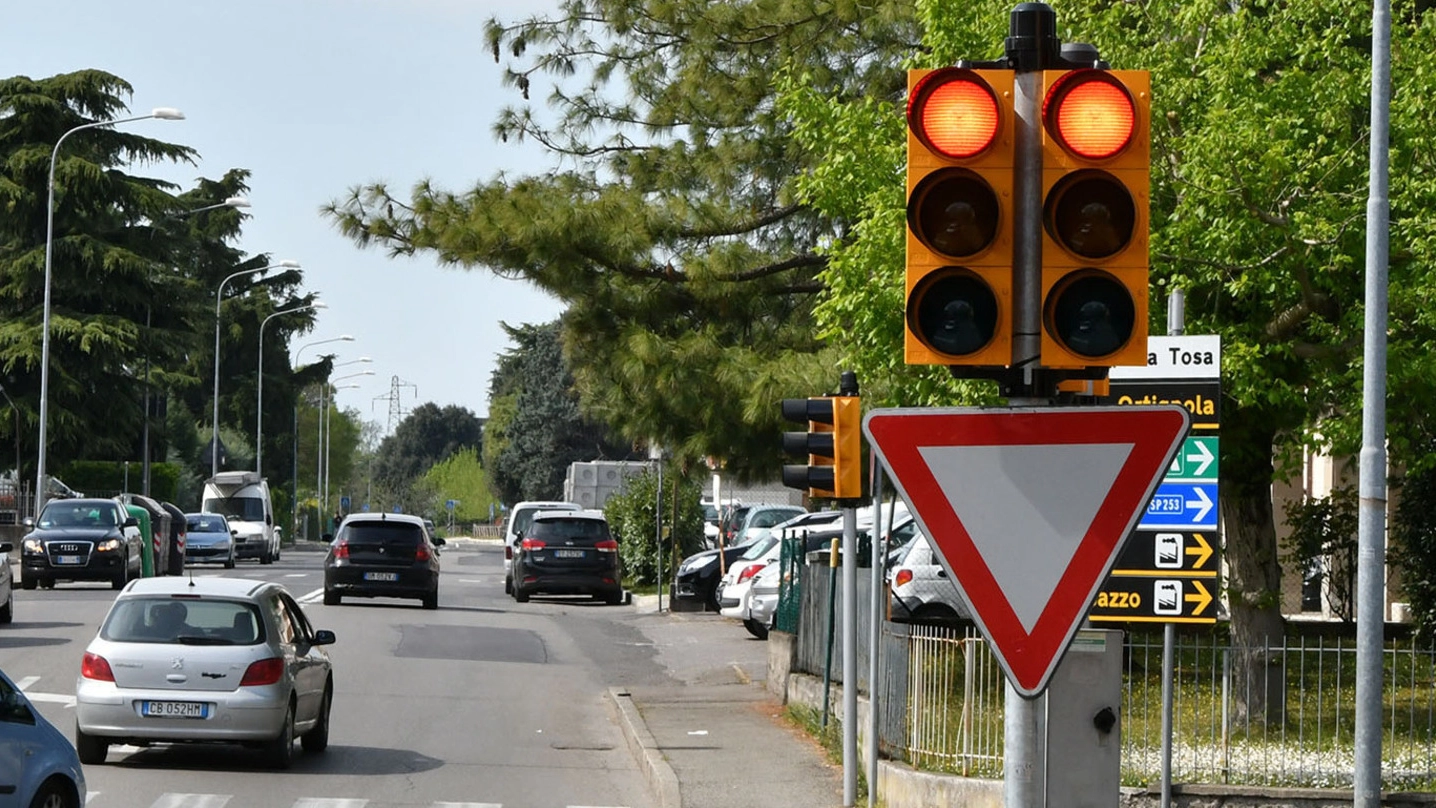 In vista nuovi assetti dei semafori: privilegiati gli attraversamenti pedonali e delle biciclette