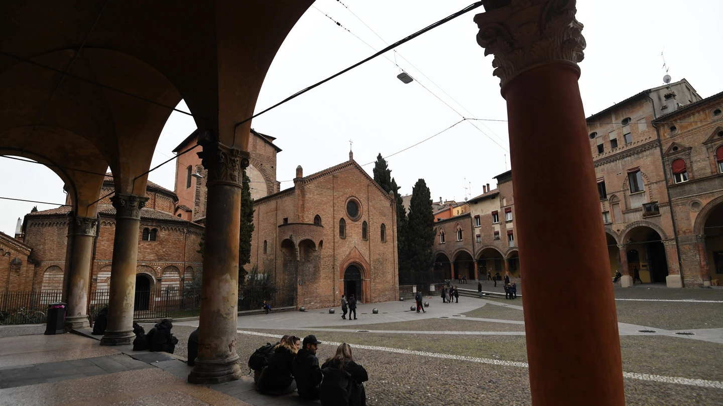 Portici di Bologna, piazza Santo Stefano (FotoSchicchi)