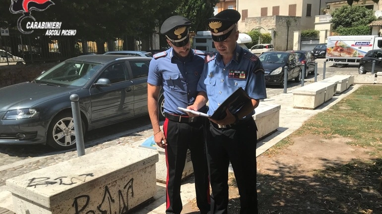 I carabinieri hanno bloccato i due spacciatori dopo complesse indagini