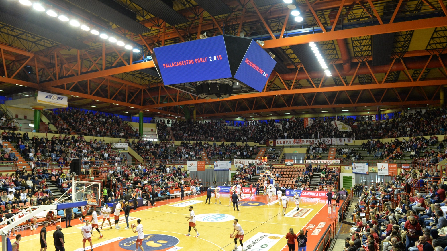 Alluvione a Forlì, il Palafiera è occupato dalla Protezione civile: basket, si cerca casa per le semifinali playoff