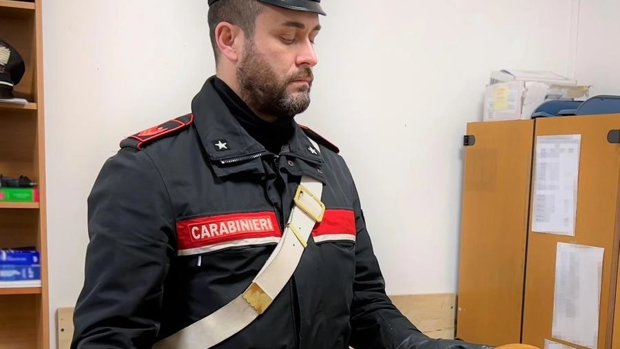 Il bastone sequestrato dai carabinieri