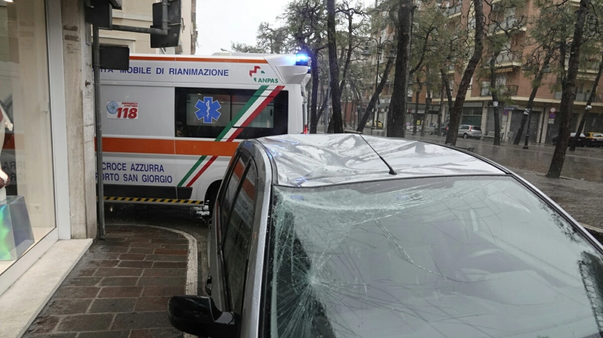 Porto San Giorgio, l'anziano è caduto dal balcone (foto Zeppilli)