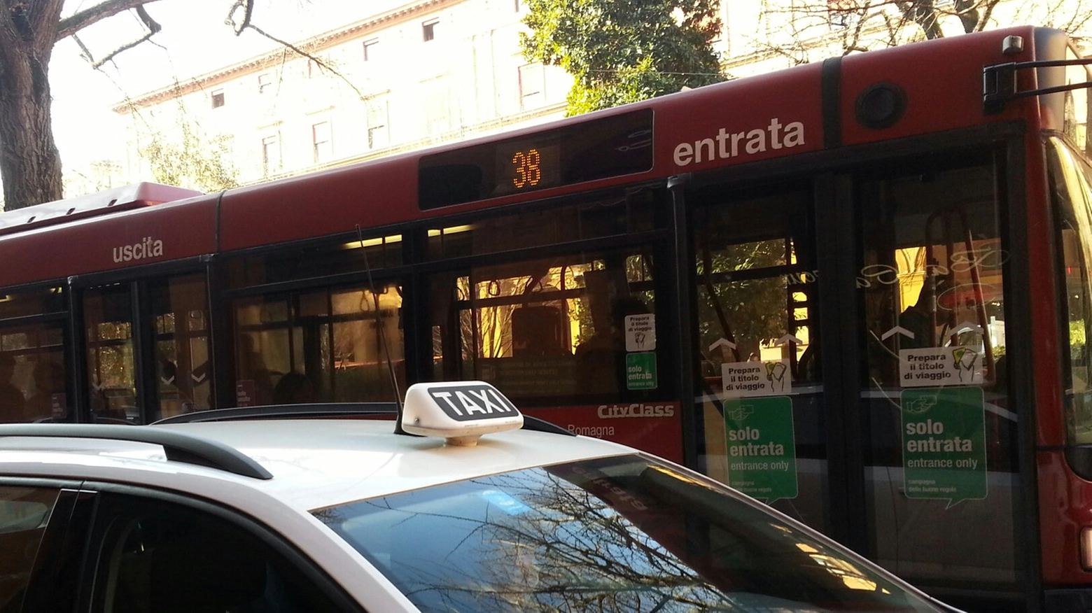 Taxi a Bologna, in arrivo tariffe più care del 10% (foto Dire)