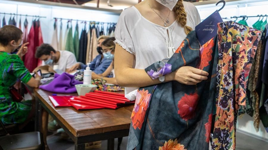 Il settore della moda veneta conta 5mila imprese e 23mila lavoratori: la concorrenza al ribasso dei prezzi potrebbe aumentare il rischio di sfruttamenento