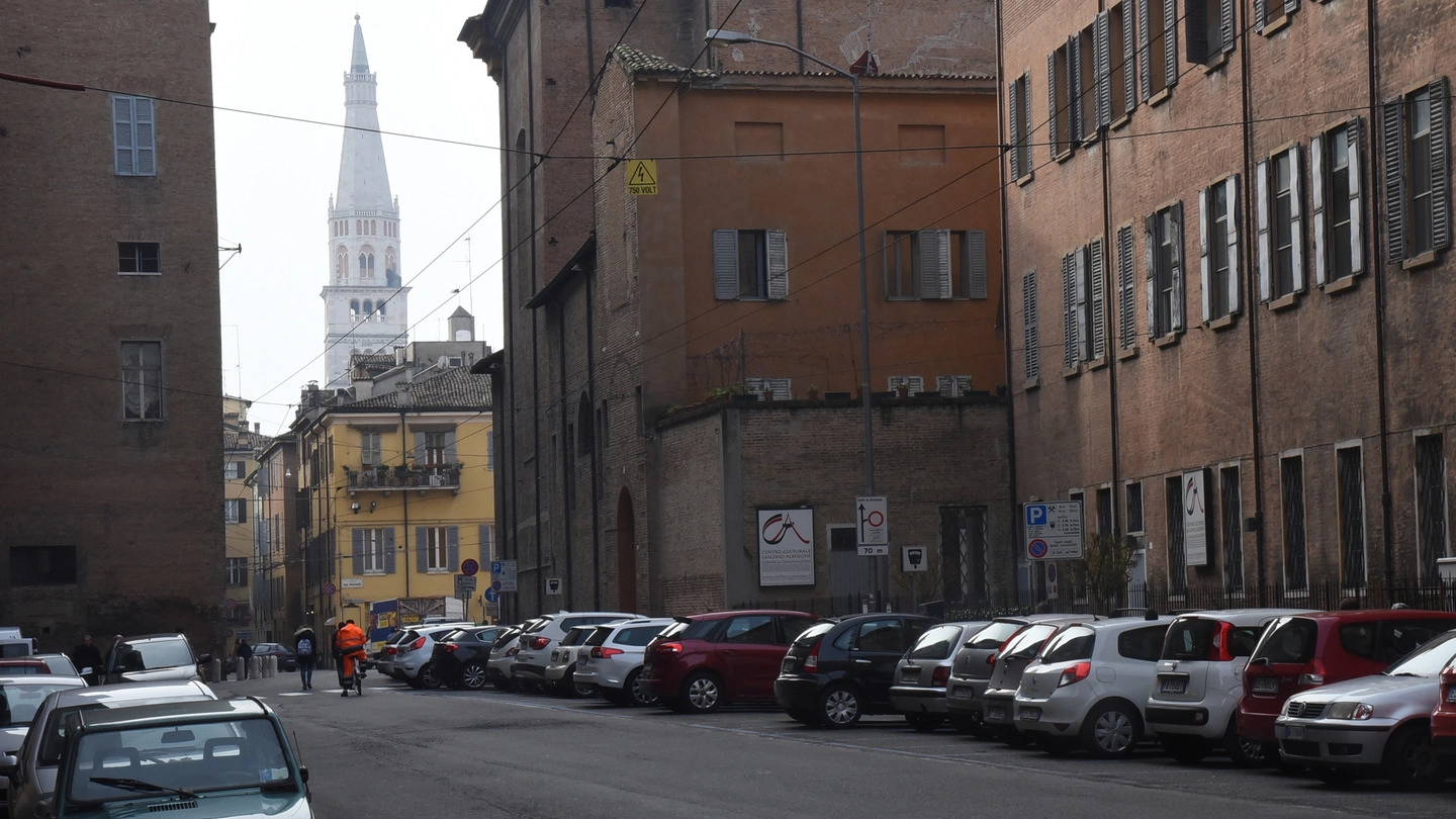 Modena, il Comune lascia i 15 minuti di sosta gratuita (Foto Fiocchi)