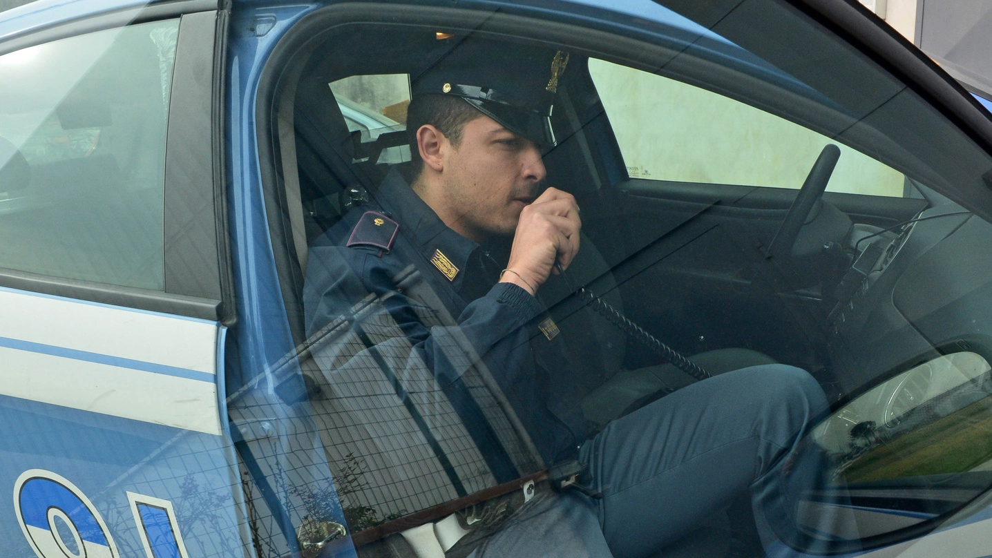 Le indagini sono condotte dai polizitti del commissariato di Civitanova