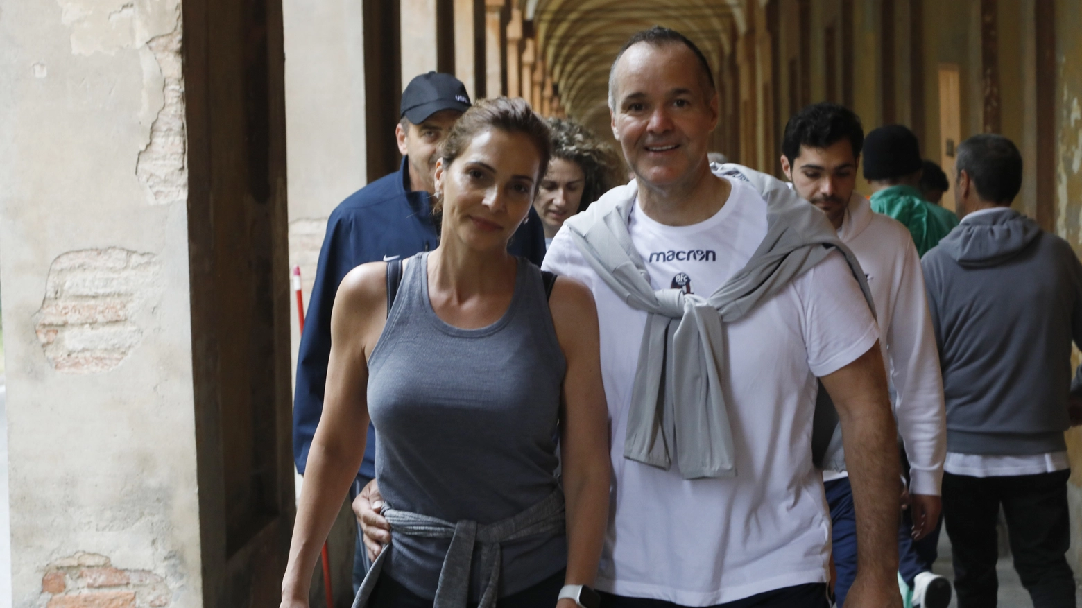 Joey Saputo e la moglie Carmie su per San Luca