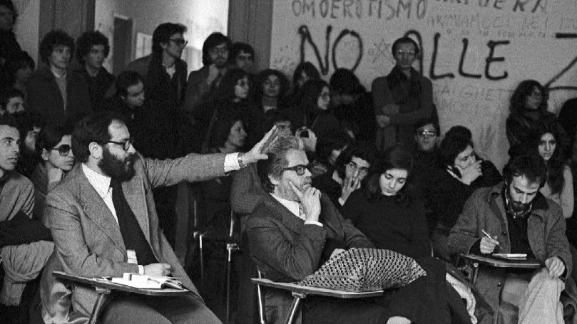 Umberto Eco e Luigi Squarzina durante un’assemblea al Dams