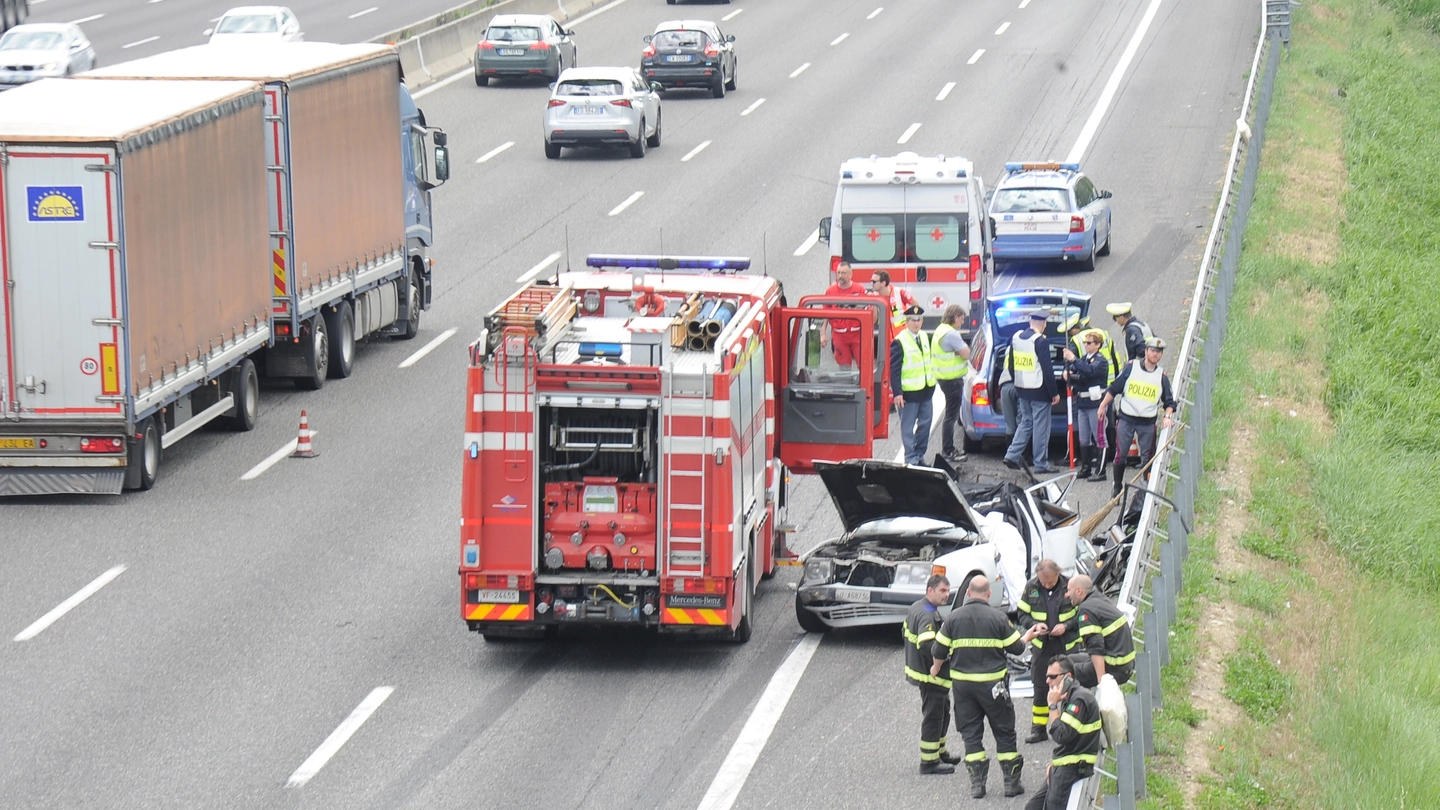 L'incidente mortale in A1 tra Modena Nord e Modena Sud  (Foto Fiocchi)