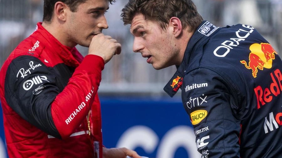 Charles Leclerc, 25 anni, e Max Verstappen (25)