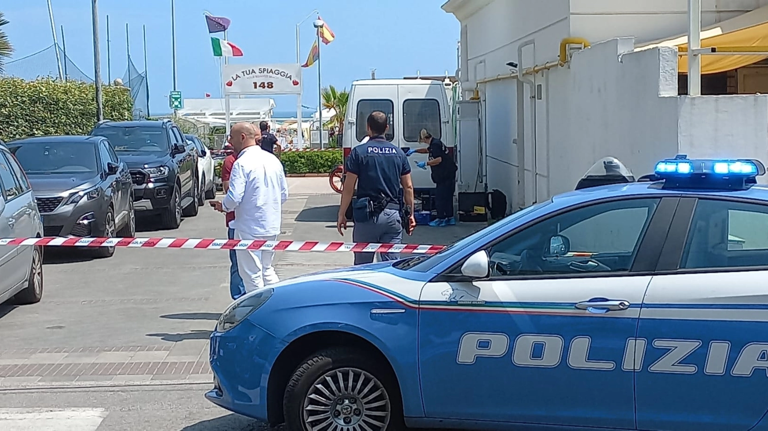 L'intervento della polizia dopo i drammatici fatti di viale Principe di Piemonte, a Rimini