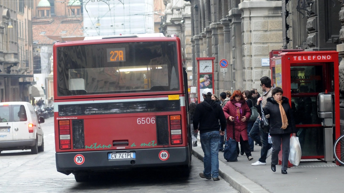 Un autobus sulle strade cittadine