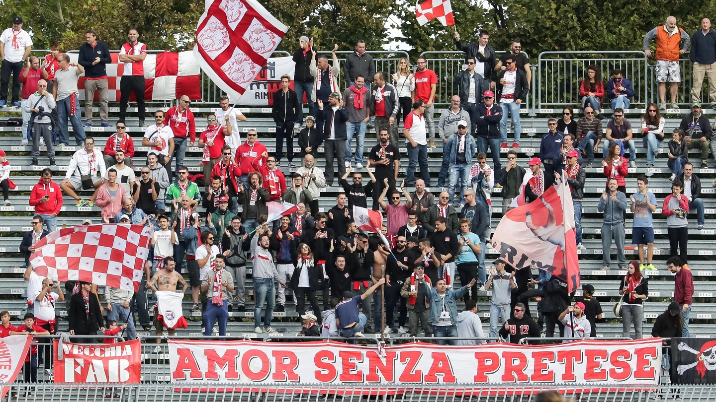I tifosi del Rimini (Foto Petrangeli)