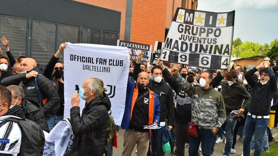 Coppa Italia a Reggio Emilia, tensione tra tifosi (foto Artioli)