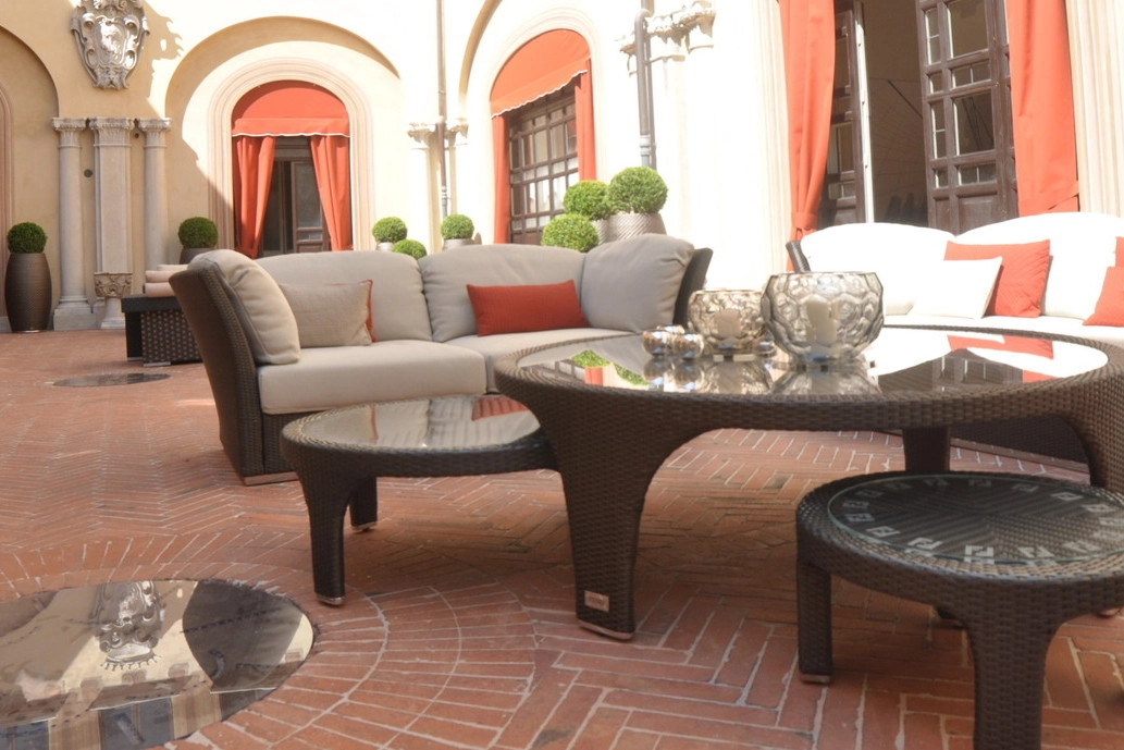 Un’immagine dello show room di Luxury Living, a palazzo Orsi Mangelli in corso Diaz