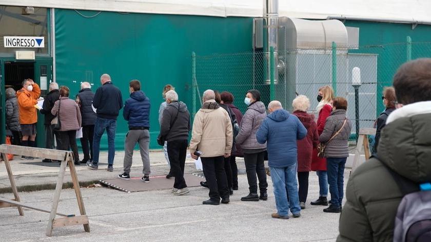 Code all’ingresso dell’hub Paolinelli di Ancona: si sono verificate negli ultimi giorni