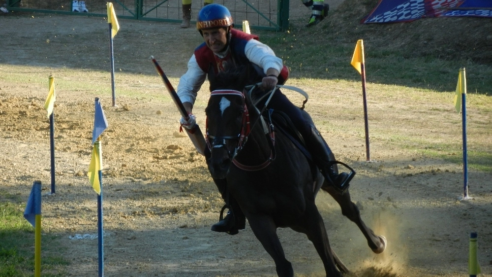 Servigliano (Fermo), Daniele Scarponi in gara al Torneo cavalleresco di San Clementino 