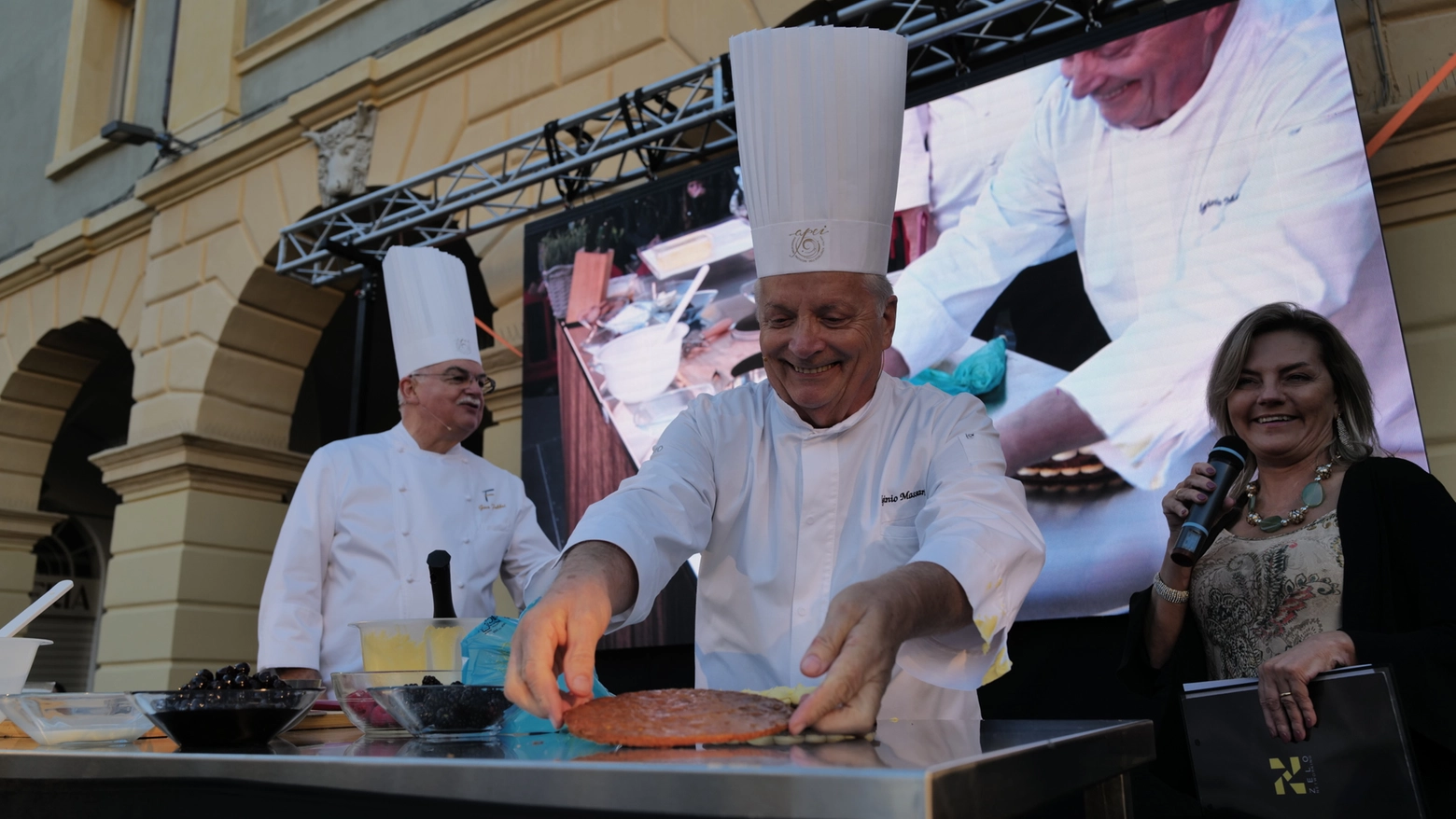 Lo show cooking di Iginio Massari a Forlì (foto Frasca)
