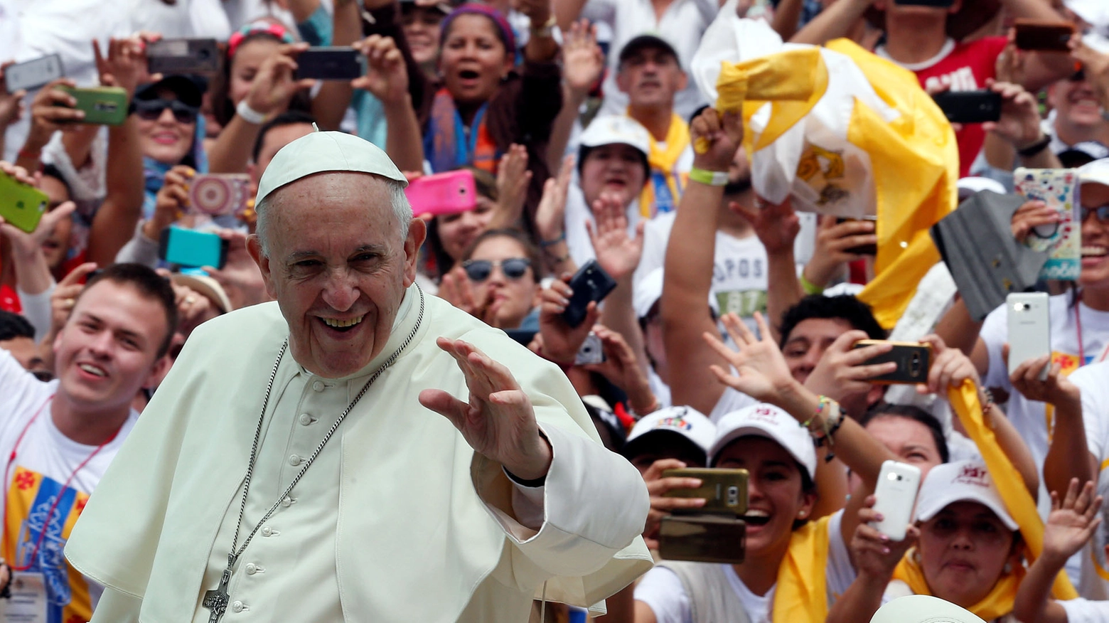 Papa Francesco sarà atteso a Bologna da una grande folla (foto d'archivio Reuters)