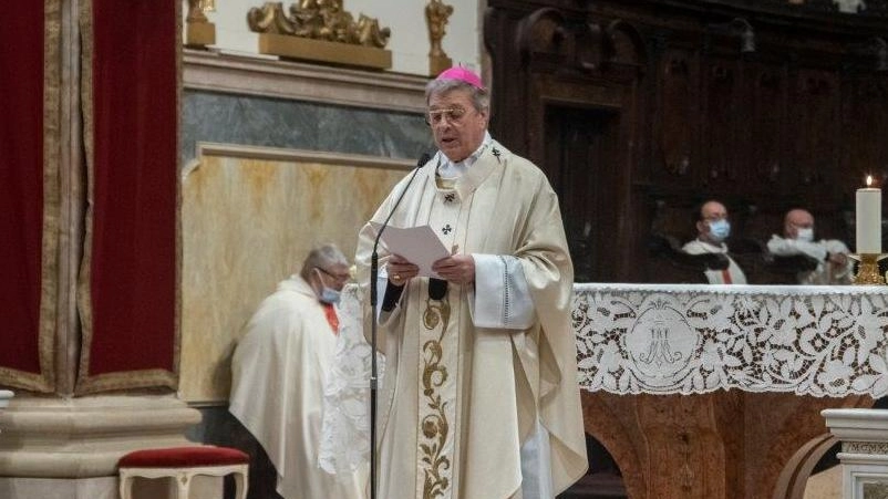 L’arcivescovo Piero Coccia durante l’omelia di ieri