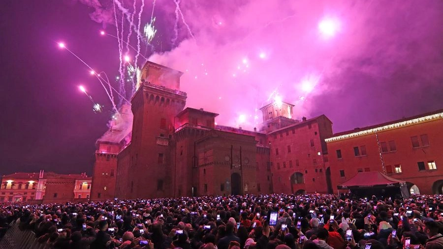 Capodanno 2023 a Ferrara, in 30mila per l’Incendio del Castello