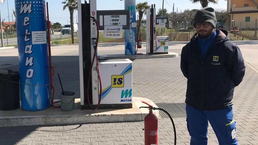 Manuel Brillo del distributore di metano di Porto Potenza