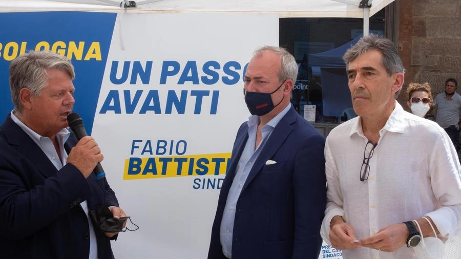 Da sinistra,. Enrico Aimi (FI), Fabio Battistini e Andrea Ostellari (Lega)