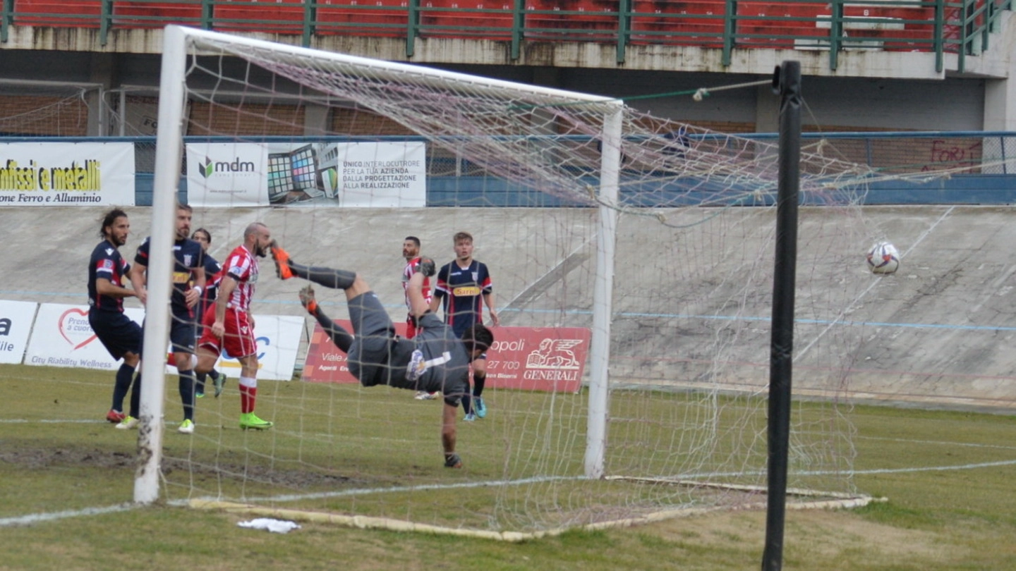 Capitan Graziani ha appena segnato il gol dell'1-1 (foto Fantini)