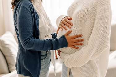 Maternità surrogata: cos’è e perché se ne parla