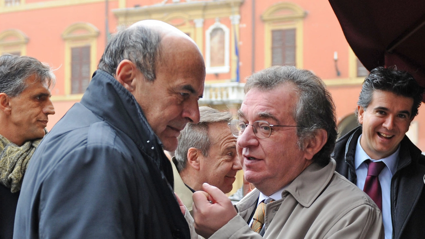 L’ex sindaco Marchignoli assieme a Bersani. Correva l’anno 2012