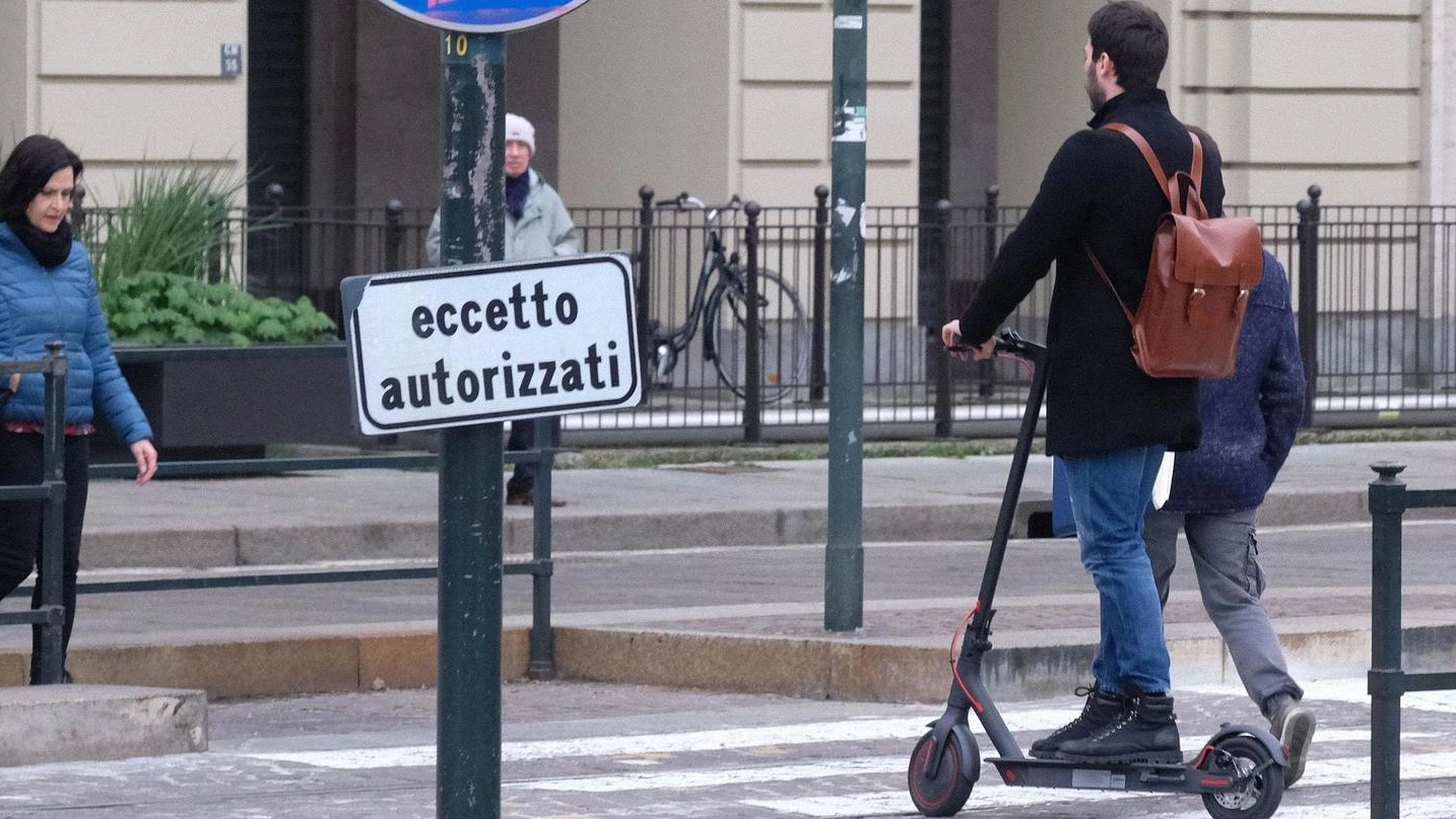 Bologna, la Giunta sta per varare la delibera sui monopattini elettrici (FotoSchicchi)