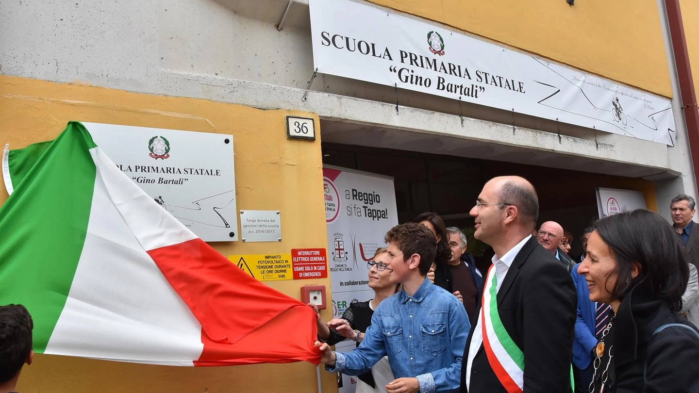 L’intitolazione della scuola di via Premuda a Gino Bartali