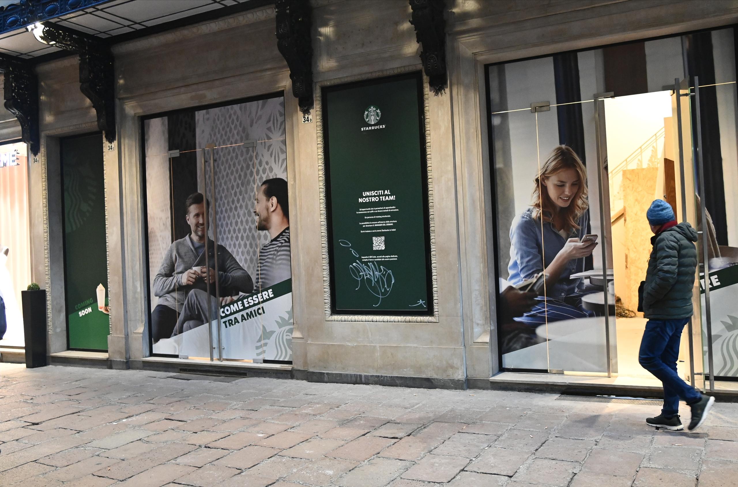 Starbucks in Bologna, there is an opening date