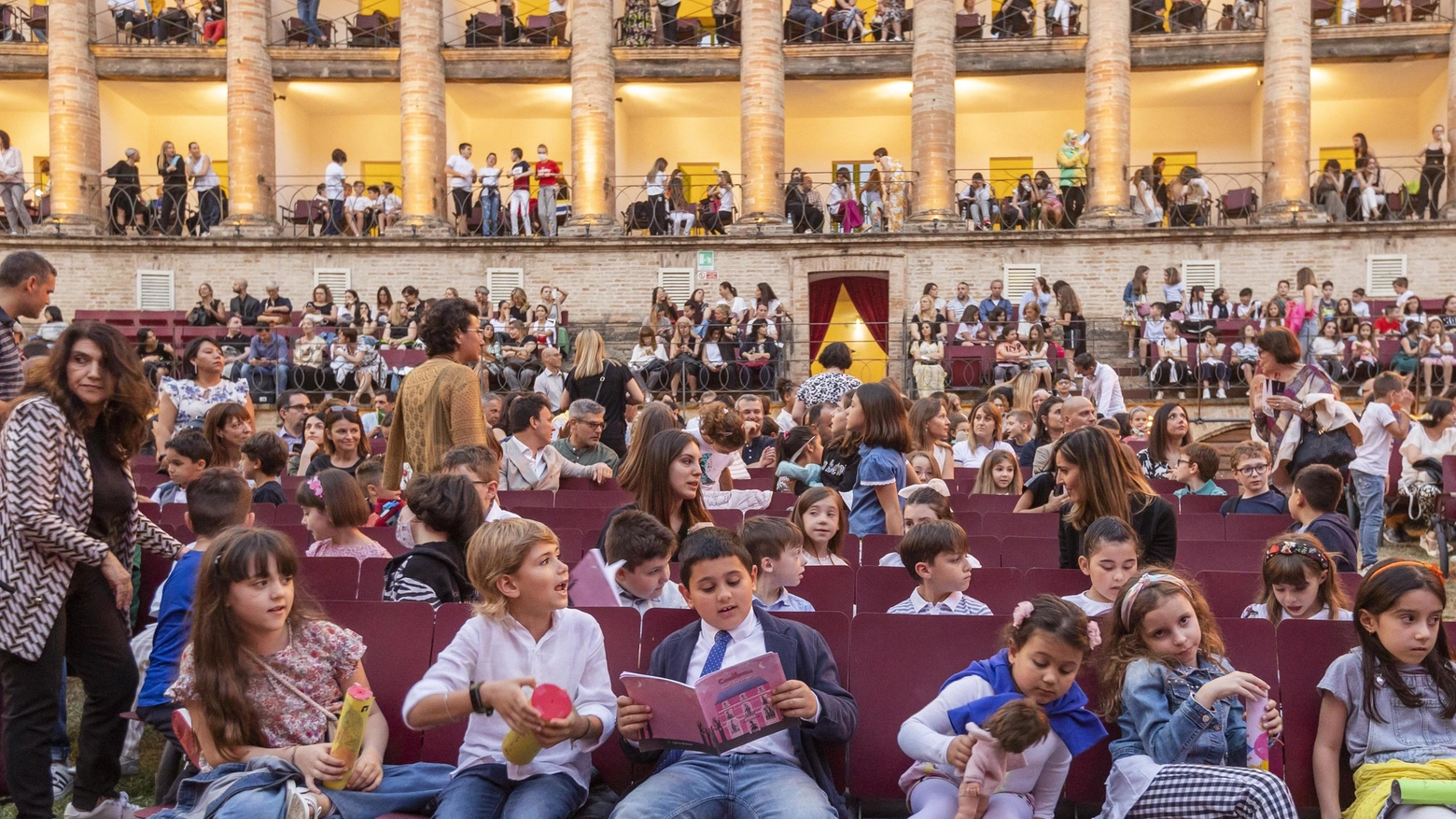 Bambini allo Sferisterio,  ottomila prenotazioni  per il "Flauto magico"