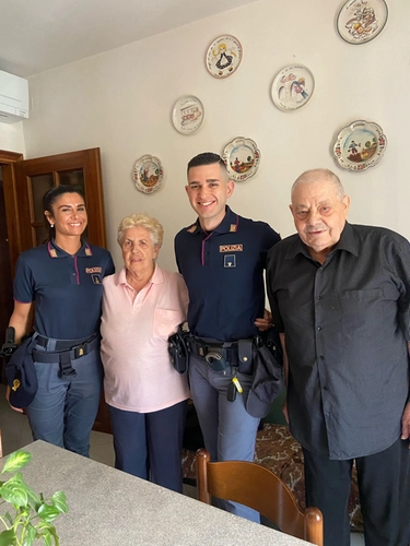 Verona, anziani scampati alle fiamme ringraziano poliziotto che li ha salvati