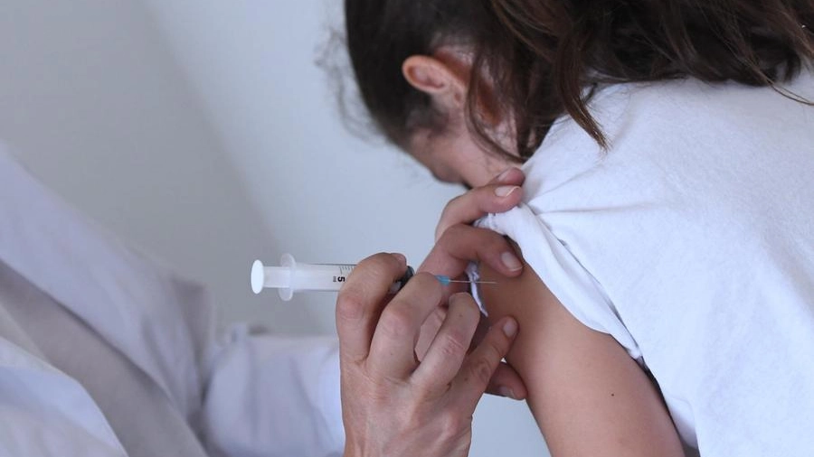 La vaccinazione è ancora troppo a rilento per intravvedere la vera svolta