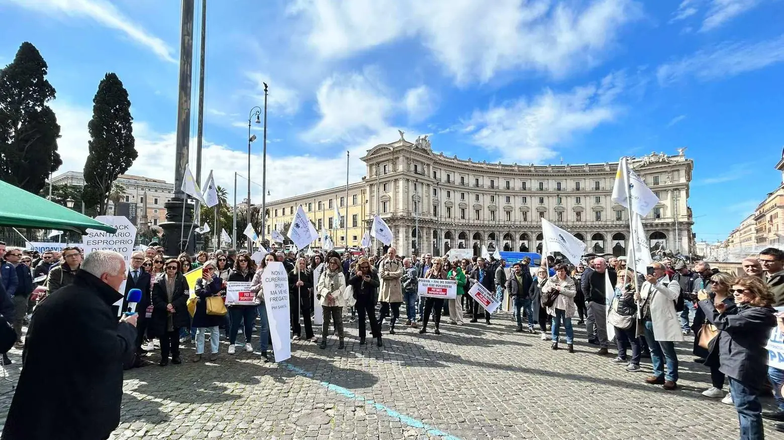 Il biomedicale a Roma  protesta contro il payback