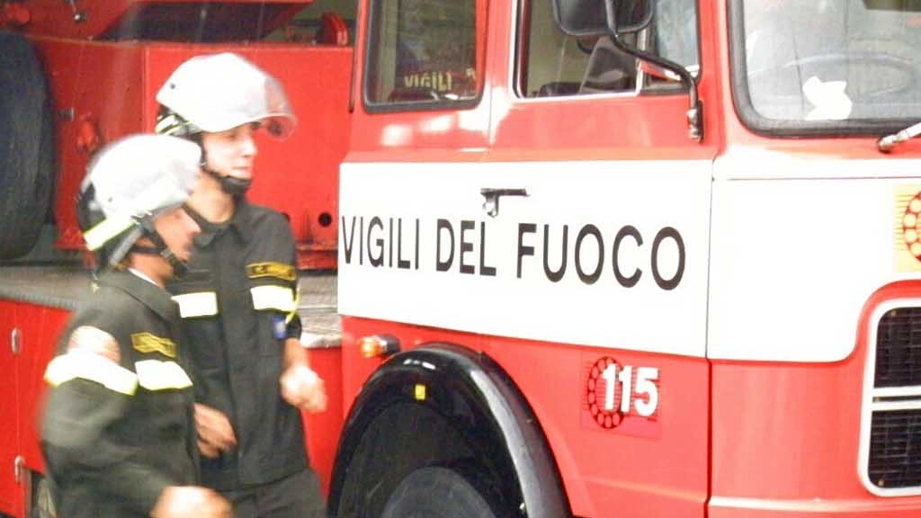 Operaio morto dopo la caduta in un silos a Comunanza, intervenuti i pompieri (Ravaglia)