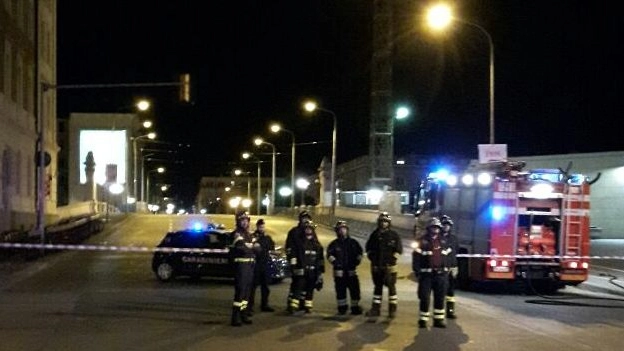 Il ponte di via Matteotti chiuso al traffico per l’allarme bomba di ieri notte (Schicchi)
